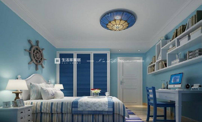 第一款小卧室装修效果图男生房间设计篇中,我们可以看到它的整个风格