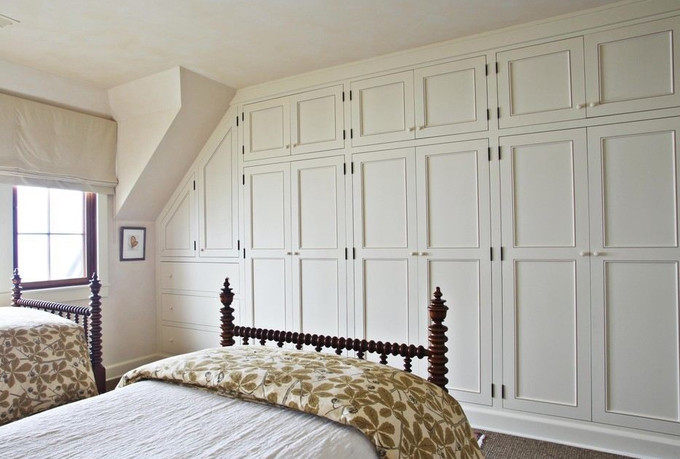 实用的主卧室壁橱装修效果图