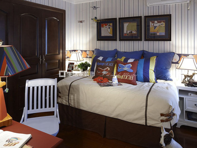 飘窗自由美式 实景图 紫金东郡