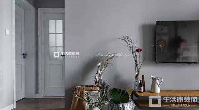 舊房改造后 客廳沙發墻