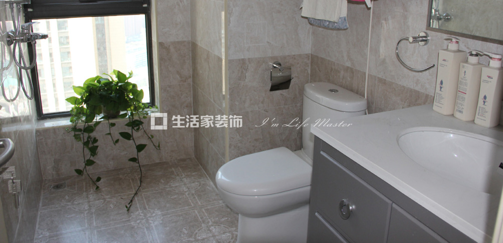 吊顶三室现代装修实景图