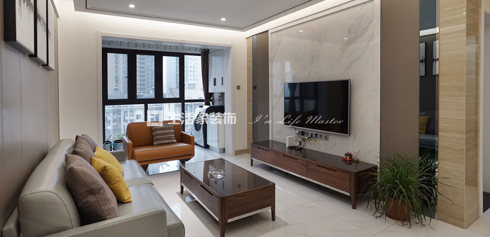 电视墙106平三室后现代轻奢装修实景案例